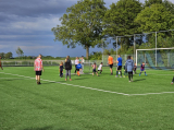 Laatste training S.K.N.W.K. JO7-1 (partijtje tegen de ouders) van maandag 27 mei 2024 (125/180)